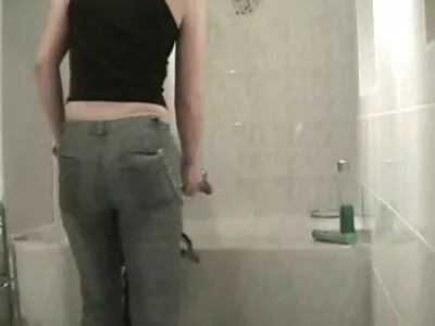 Loira peituda MILF vídeo amador pornô brasileiro copula analmente com garanhão preto na cama