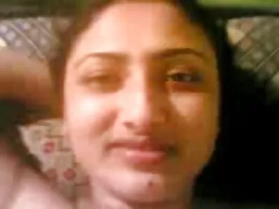 Loira sensual posa nua antes de envolver os lábios em torno do pau sexo caseiros brasileiros da puta