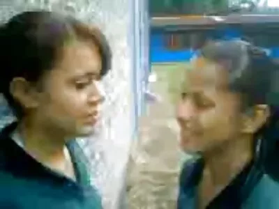 Primeira video pono caseiro brasileiro aula aprendendo com uma garota montando um galo como um touro