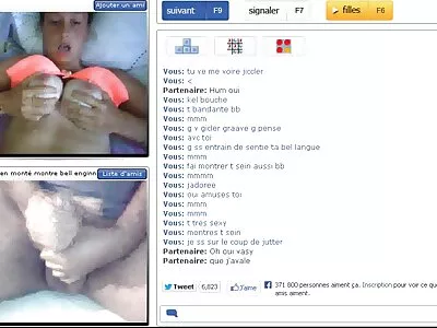 Stud tira a porno brasileira amador doce GF e fode-a no estilo doggystyle