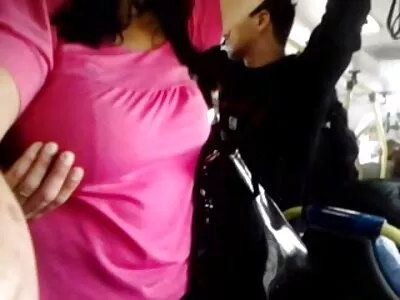 A menina é virgem e o padrasto videos caseiros eroticos brasileiros se torna seu primeiro parceiro sexual