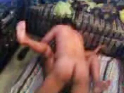 Jovem quer que sua buceta seja fodida o mais forte vídeo amador brasileiro pornô possível