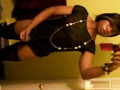 Gata suja fica com os mamilos presos enquanto trabalha no pau grande video amador sexo brasileiro