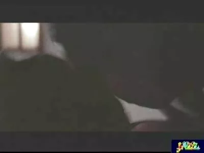 Morena peituda sexy segurando o pau do massagista entre video sexo caseiro brasileiro os lábios