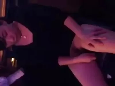 Lésbicas loiras punem videos pornos caseiro brasileiro um cara safado da tecnologia por espioná-las