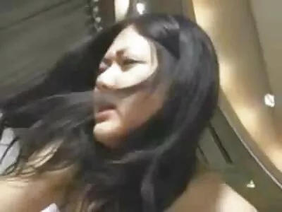 Loira adorável e cara vídeo pornô caseiro de novinhas alta fazendo amor com ternura no sofá