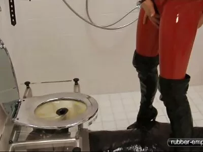 Vídeo pornô onde o homem fode a enteada porno brasileiro amador gratis latina na máquina de lavar