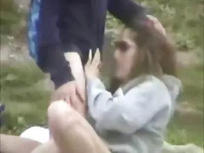 Garota morena sacanagem seduz video amador brasileira menino da piscina para transar com ela