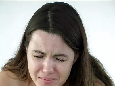 Você porno brasileiro amador não pode foder com alguma coisa quando Reagan Foxx é seu chefe e espera escapar impune.