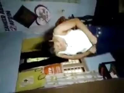 Mulher pornor caseiro brasileiro gostosa de fumar fodida em uma bunda enorme e oleada por um jovem garanhão