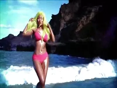 Loira sedutora está dando um boquete estilo POV antes de andar no xvídeos pornô amador brasileiro pau