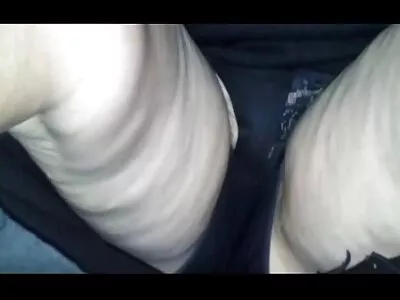 Garota com seios pequenos engole pau com boca e vulva video porno brasileiro caiu na net