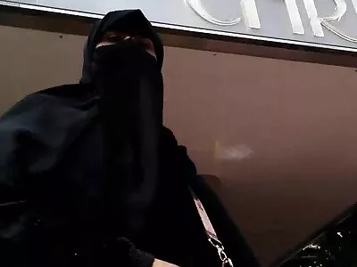Negro vídeo pornô amadores brasileiros pegou uma mulher branca se masturbando e fez isso com ela