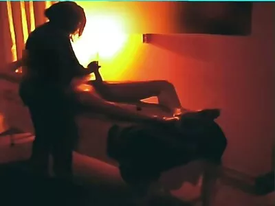 Depois de um boquete, videos porno amadores brasileiros loira MILF pula bem no enorme bojo preto