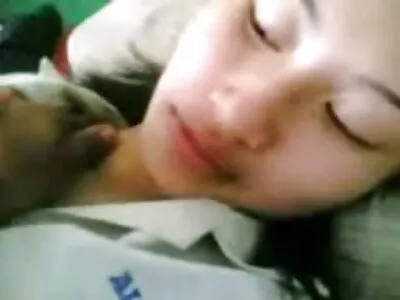 A atrevida negra de cabelos cacheados copula com o xxx videos caseiro brasileiro ex-namorado branco