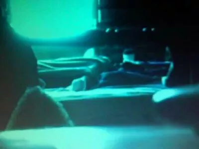Mulher sentando-se video porno amador brasileiro de cara e leva uma surra no traseiro