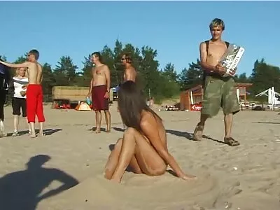 Gata esguia tentando se espremer em seu videos amadores brasileiros enorme pedaço de carne preta