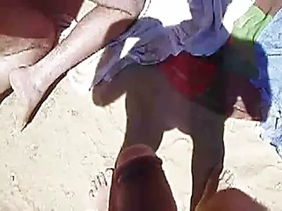 A massagista porno brasileiro gratis caseiro morena peituda está dando a este homem um final feliz