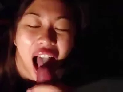 Um pau incircunciso transando com vídeo pornô caseiro de novinhas uma buceta amadora