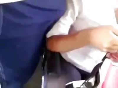 Mulher latina videos caseiros eroticos brasileiros fica nua na piscina e destruída no sol