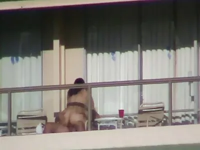 A menina não tem xvídeos pornô amador brasileiro dinheiro, mas o proprietário aceita sexo como compensação