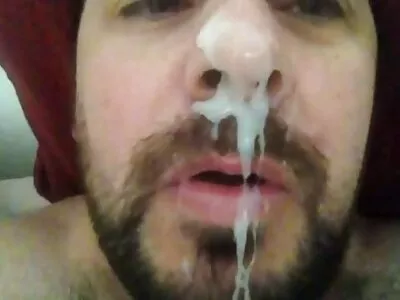 Gata loira curtindo um trio lésbico gostoso no vídeo pornô caseiro brasileiro salão de cabeleireiro
