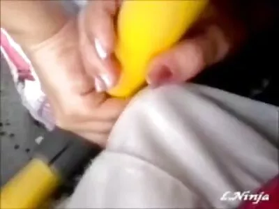 A pequena fiandeira morena tem seu video porno amador brasileiro buraco apertado esticado pelo padrasto